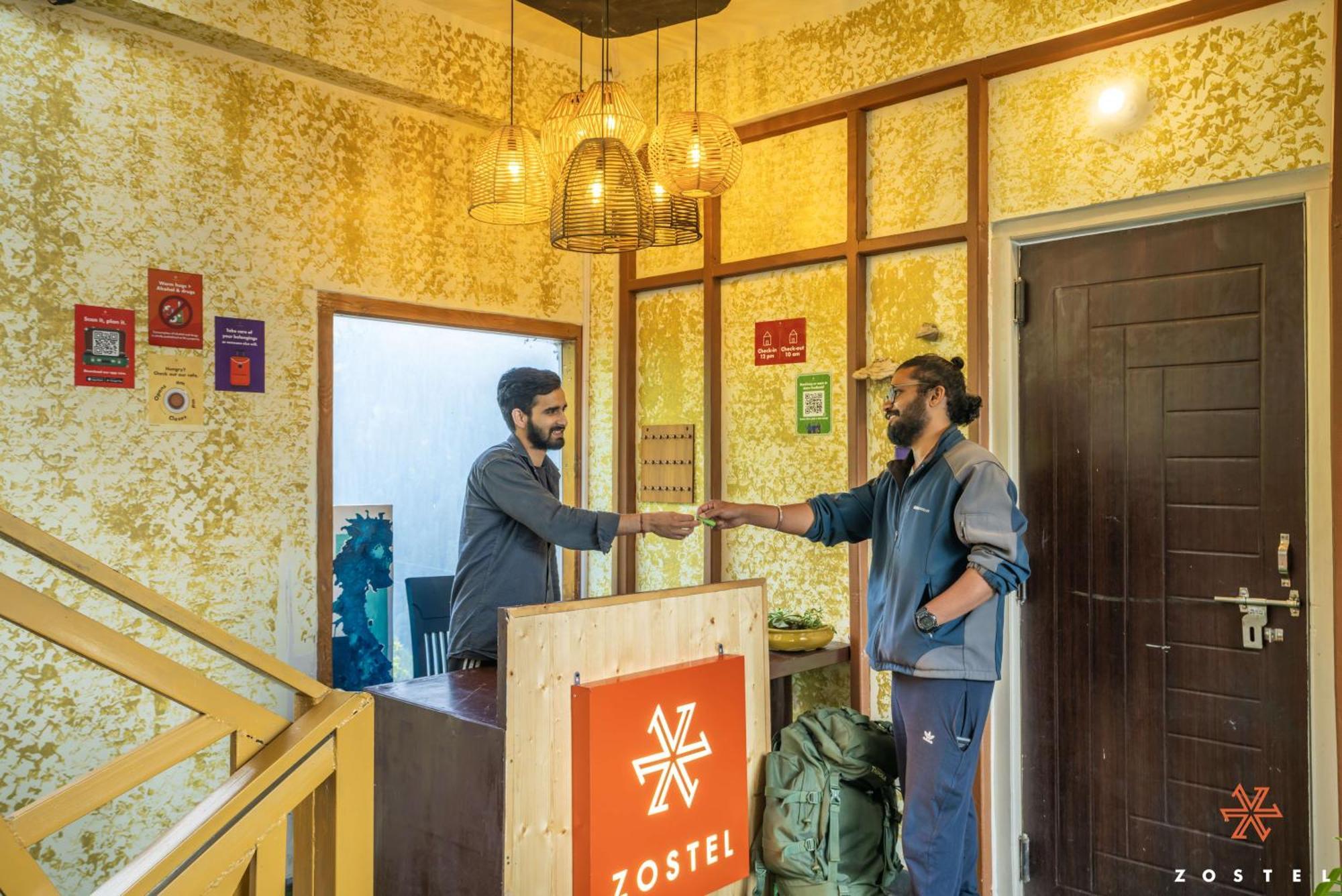 Hostel Zostel Shoja, Jibhi Exterior foto